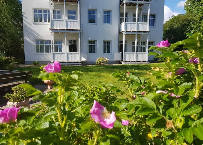 Apartment Residenz Seeblick 16 Mit Seitlichen Ostseeblick